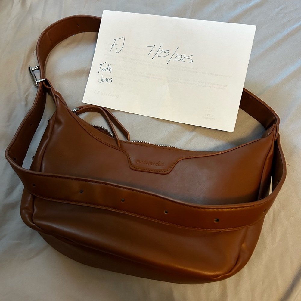 Modern and Chic Dixie Crossbody